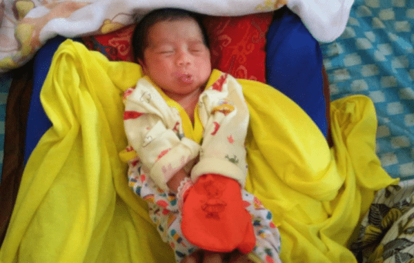 Heboh, Penemuan Bayi Perempuan Dalam Kardus Sekitar Pintu Air Dusun Parit Wak Paek Segedong