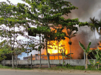 Polres Kubu Raya Bersama POM DAM XII Tanjungpura lakukan Pengusutan Terbakarnya Tiga Unit Rumah Asrama Gatot 2