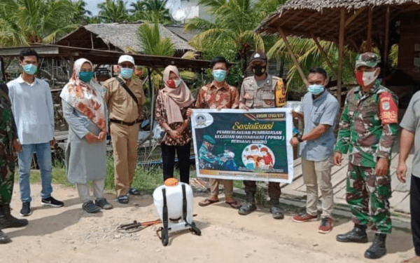 Kampanyekan PPKM Skala Mikro, Koramil Teluk Batang Bersama Satgas Covid-19 Bentuk RT Tangguh