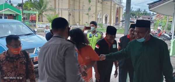Diksos Kubu Raya bersama Kepolisian Sektor Desa Kapur membawa Orang Dengan Gangguan Jiwa ke Yayasan LKS ODGJ Sungai Ambawang