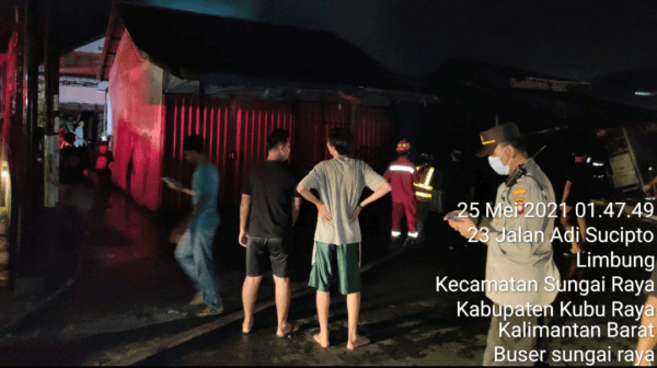 Kebakaran Kios Penjual Gas LPG 3 Kg Dan Bensin Pertamini Di Desa Limbung Kubu Raya, Kapolsek Sungai Raya Beberkan Kronologisnya