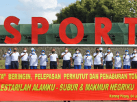 Wadan STTAL Olahraga Bersama Kasal serta Pejabat TNI AL di Kesatrian Marinir Surabaya