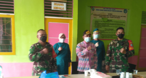 Komandan Kodim 1201 Mempawah Kunjungi Vaksinasi Masyarakat Desa Sejegi