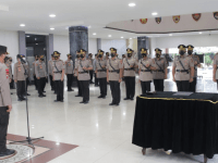 Kapolda Kalbar Pimpin Sertijab Kabid Dokkes Dan Tujuh Kapolres