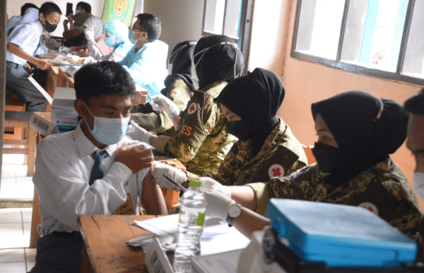 Serbuan Vaksin Siliwangi Silih Lindungi, Digelar di SMA PGRI 31 Pangalengan