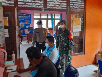 Wujud Kemanungalan TNI Dengan Rakyat, Koramil 1201-04 Melaksanakan Karya Bhakti bersama Masyarakat
