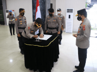 Kapolda Irjen Pol Dr. R. Sigid Tri Hardjanto Merotasi 51 Anggota Kepolisian di Jajaran Polda Kalbar