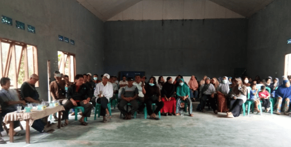 Desak Kades Sungai Kunyit Dalam Lengser, Warga Aksi Mosi Tidak Percaya