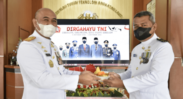 Tasyakuran HUT TNI Ke 76 di Kampus Prajurit Teknokrat STTAL