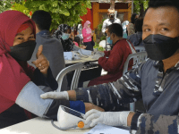 Serbuan Vaksin Dosis 2 TNI AL / STTAL di Masyarakat Maritim Geluran Taman Sidoarjo