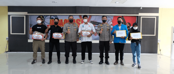 Tim Politeknik Negeri Pontianak Menjadi Juara Lomba Orasi Unjuk Rasa Polda Kalbar, Jadi Perwakilan Memperebutkan Piala Kapolri