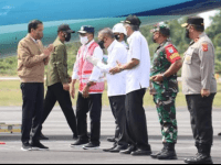 Kedatangan Presiden RI Ir. H. Joko Widodo di Sintang di Sambut Gubernur Kalbar, Danrem 121/Abw, Wakapolda, dan Bupati Sintang