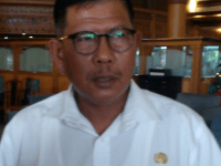 Drs.Citra Duani: Mengharapkan Gubernur Kalimantan barat untuk membangun jalan Provinsi yang rusak berat di Kab Kayung Utara