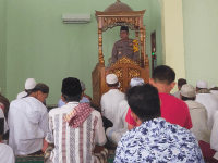 Kasatsamapta Polres Kubu Raya Mengisi Khutbah Di Masjid Nurul Qolby Sungai Ambawang