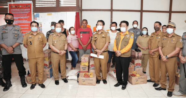 Korban Kebakaran di Balai Batang Tarang Dapat Bantuan Dari Wakil Bupati Sanggau