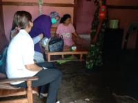 Deteksi dini, Babinsa Toho Dampingi Nakes Tracing Covid-19 di Desa Binaan