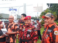Wahyu Hariyanto ,( Akang ) MPC Pemuda Pancasila Kubu Raya Dalam Bulan Ramadhan Berbagi Takjil