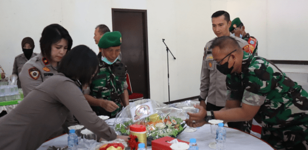 Sinergitas TNI-Polri : Kodim 1207/Pontianak Beri Kejutan Polres Kubu Raya di Hari Bhayangkara Ke-76