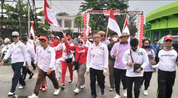 Kibarkan Bendera Merah Putih, 24 Etnis Di Kalbar Ikuti Jalan Sehat Kebangsaan