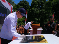 Gubernur Kalbar Bersama Bupati Melawi  Resmikan Jembatan Melawi II