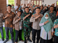 Lokakarya Mini Tribulan Ke II Lintas Sektoral, Kapolsek Kuala Mandor B, “ Sebaiknya Desa ODF di mulai dari Desa Kecamatan “.
