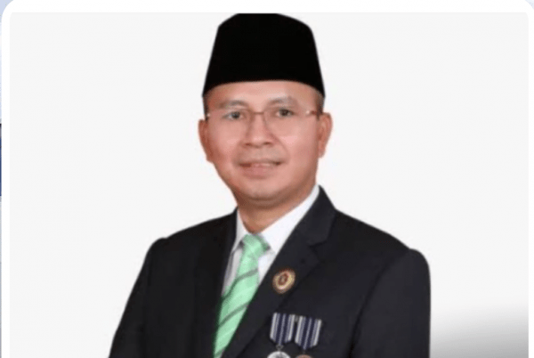 DR,Syarif ,M,At: Resmi Jabat Ketua PWNU Kalbar