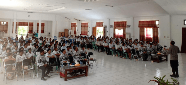 Kapolres Rote Ndao, Didaulat PGRI Jadi Pemateri Perlindungan Hukum Terhadap Profesi Guru dan Dosen