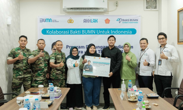 Kodam XII/Tpr Salurkan Bantuan Dana Pendidikan dari BUMN Untuk Anak TNI-Polri