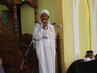 Ustaz Agustiani Sampaikan Tausiyah Pada Peringatan Isra Mi’raj di Masjid Baitul Makmur