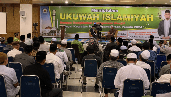 DMI Kalbar bersama Buya Arazzy Hasyim hadir Menciptakan Ukhuwah Islamiyah Kepada Takmir Masjid Se Kalbar