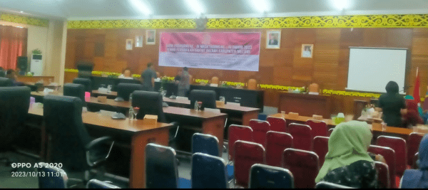 Ketua dan Anggota DPRD Kabupaten Melawi Tidak Hadir Dalam Rapat Paripurna Yang Hadir Hanya 12 Orang Sehingga Rapat Paripurna Molor Dan batal dilaksanakan