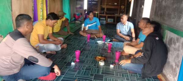 Menjelang Pemilu 2024, Polres Kayong Utara Mengajak Masyarakat Desa Durian Sebatang Kec Seponti Dapat Menciptakan Situasi yang Kondusif