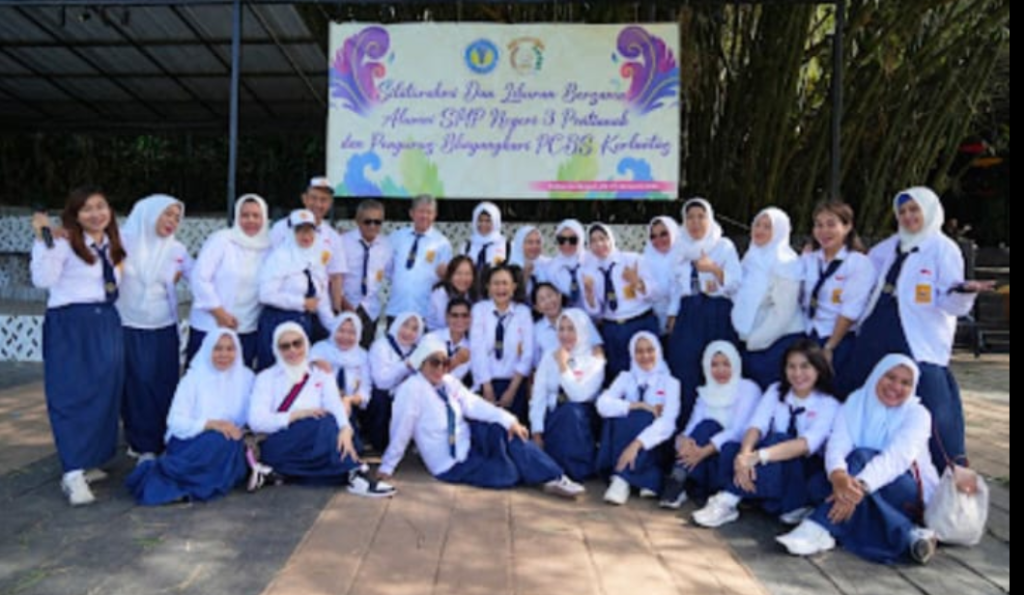 Alumni SMPN 3 Pontianak Gelar Reuni dan Liburan di Kebunsu Bogor