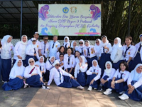 Alumni SMPN 3 Pontianak Gelar Reuni dan Liburan di Kebunsu Bogor