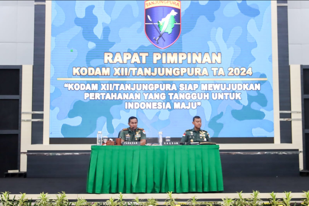 Pangdam Tanjungpura Buka Rapim Kodam TA 2024 dan Bagikan Tali Asih Kepada Prajurit