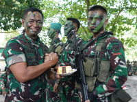 Pangdam XII/Tpr Rayakan HUT ke-79 Korps Infanteri Bersama Prajurit Antang