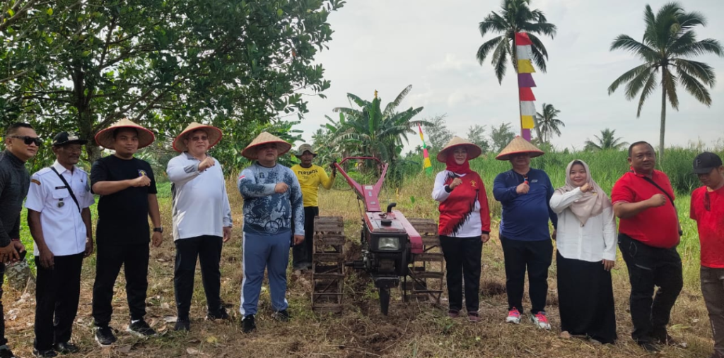 Kakanwil Kumham Kalbar Resmikan Pembukaan Lahan Tanaman Dan Penebaran Benih Ikan Di Lapas Perempuan Kelas II A Di Kubu Raya