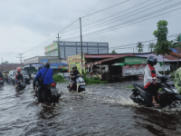 Sudah Tiga Hari Banjir Rob Terjang Kota Mempawah