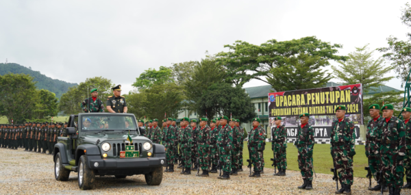 Pangdam XII/Tpr Beri Apresiasi Lulusan Terbaik Dikmaba TNI AD 2024