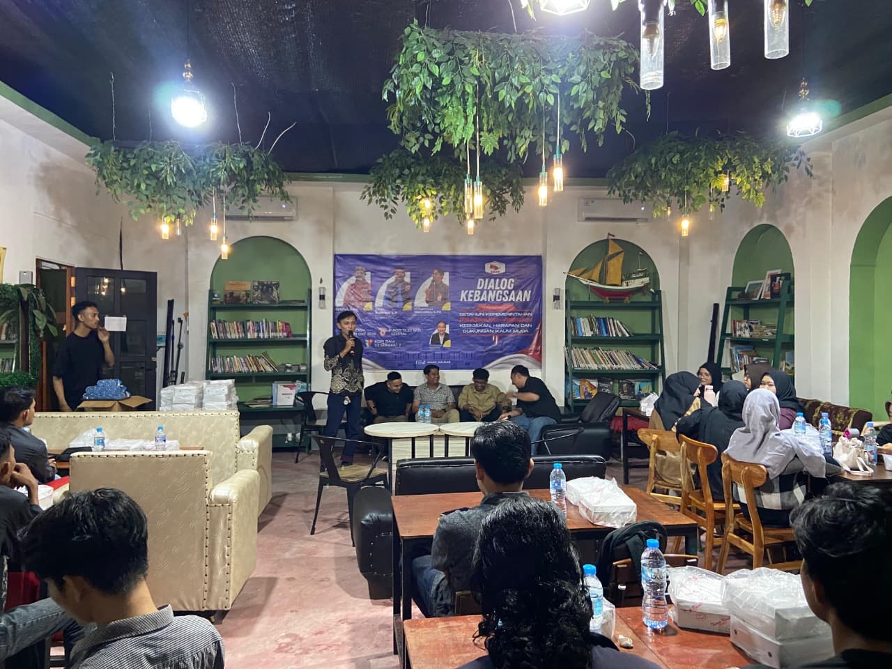 Mahasiswa Gelar Diskusi Publik, Dukung Satu Tahun Pemerintahan Prabowo–Gibran