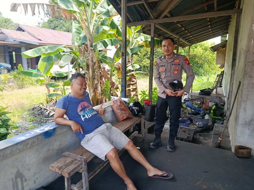 Patroli Siang, Polsek Menjalin Laksanakan Monitoring dan Pengamanan Aktivitas Masyarakat di Wilayah Kecamatan Menjalin