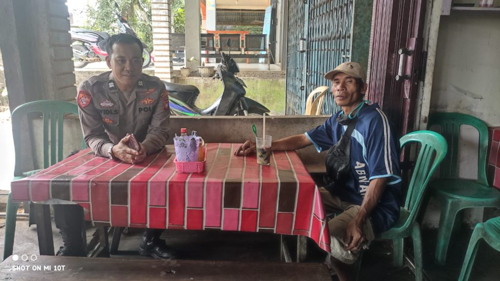 Patroli Sambang Siang, Polsek Menjalin Jalin Kedekatan dengan Warga Desa Menjalin