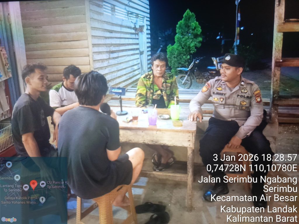 Tetap Intens Laksanakan Patroli, Personel Polsek Ngabang Ajak Masyarakat Jaga Keamanan Lingkungan
