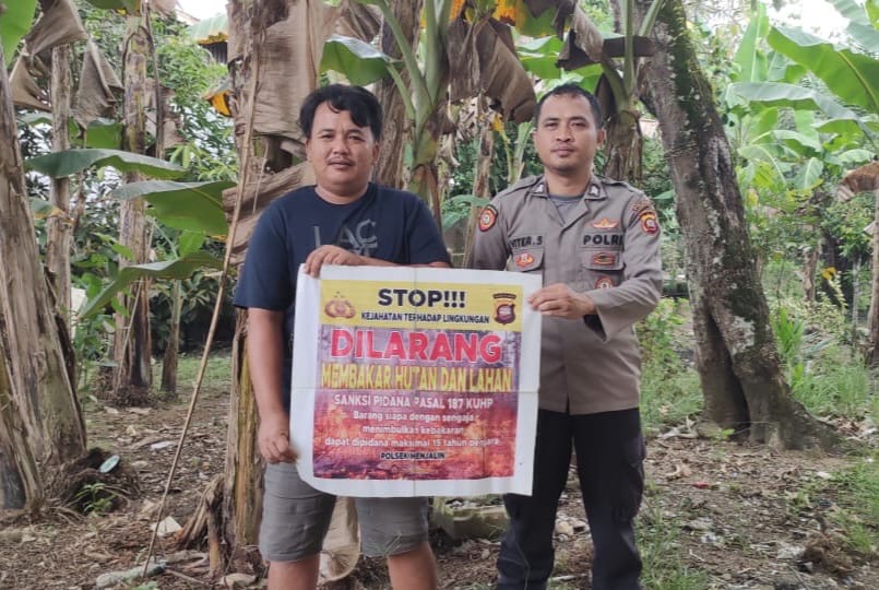 Personel Polsek Menjalin Gencarkan Patroli dan Himbauan Karhutla di Desa Menjalin