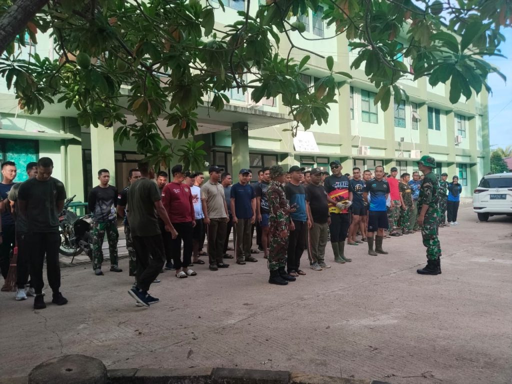 Jaga Kebersihan Lingkungan, Prajurit dan Keluarga Kodam XII/Tpr Gelar Korve Massal