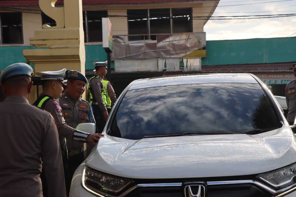Dalam Rangka Ops Keselamatan Kapuas 2026, SiPropam Polres Ketapang Gelar Pengecekan Surat Kendaraan dan SIM