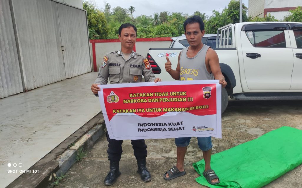 Patroli Dialogis, Personel Sampaikan Edukasi Bahaya Narkoba dan Judi Online kepada Warga