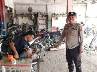 Giatkan Patroli Anggota Polsek Kuala Behe Sampaikan Himbauan Kamtibmas Kepada Warga