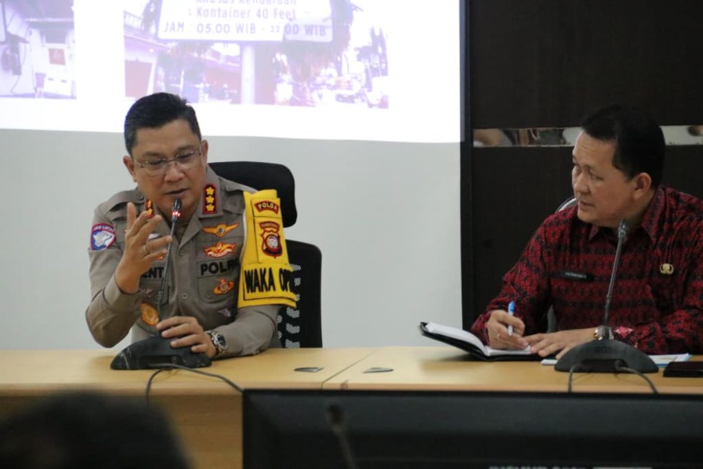 Sinergi Lintas Sektoral, Polda Kalbar Evaluasi Aturan Operasional Kendaraan Berat di Jalur Strategis