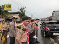 Ramadhan Penuh Kepedulian, Sat Binmas Polres Landak Bersama Saka Bhayangkara Berbagi Takjil